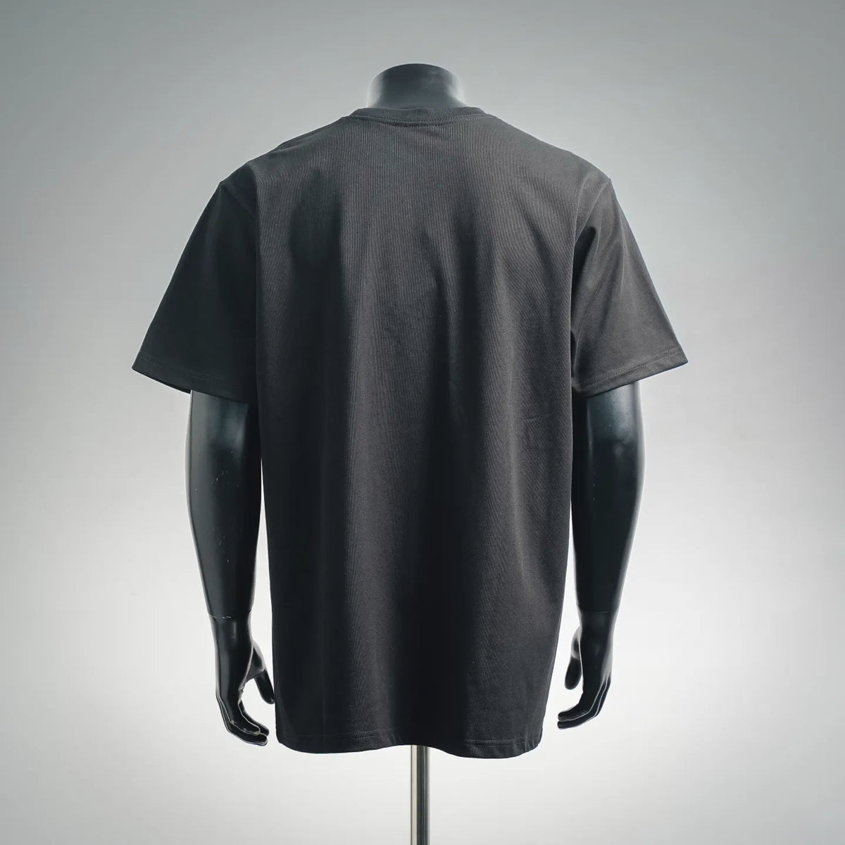 Dior short-sleeve T-shirt with plain back and crew neck on a mannequin