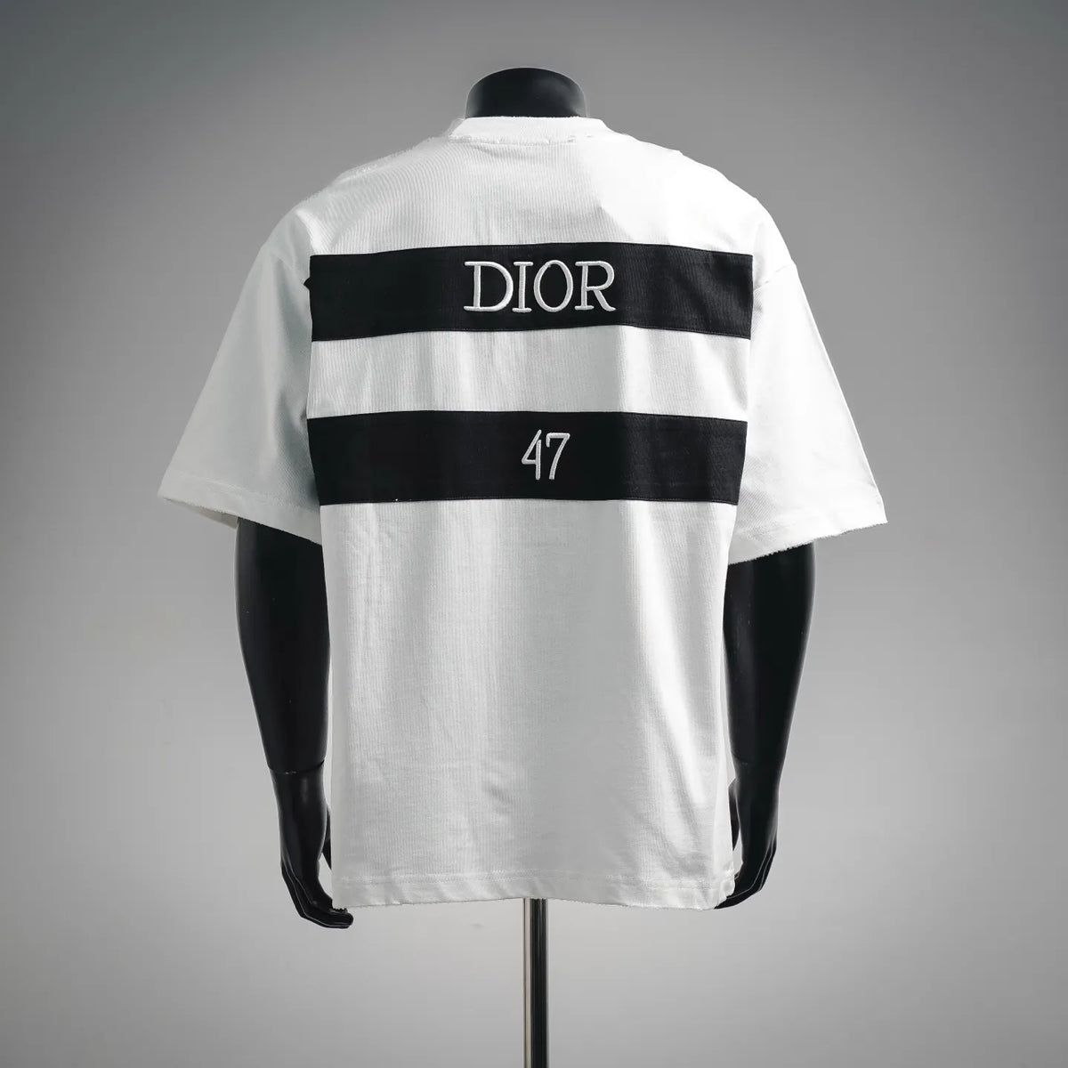 White short-sleeve T-shirt with DIOR 47 logo on back in black panel