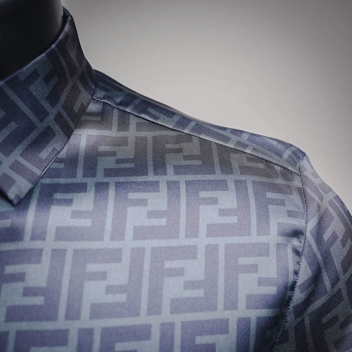 Fendi long-sleeve shirt sleeve and side seam with dark blue pattern