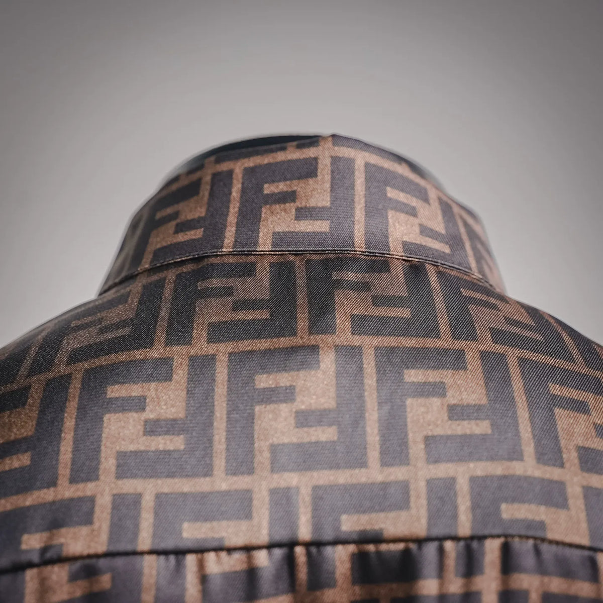 Shirt collar and upper back close-up with FF pattern