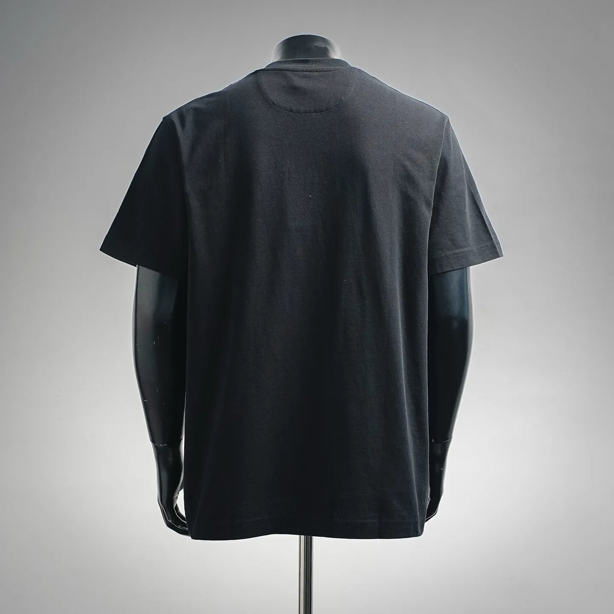 Fendi black T-shirt with crew neck and short sleeves, plain back