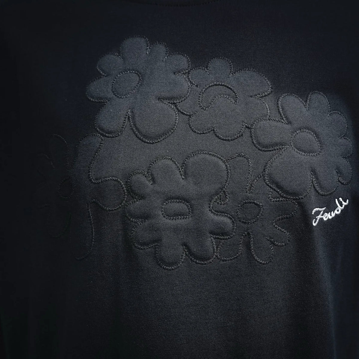 Fendi dark short-sleeve T-shirt with embroidered floral pattern and cursive logo