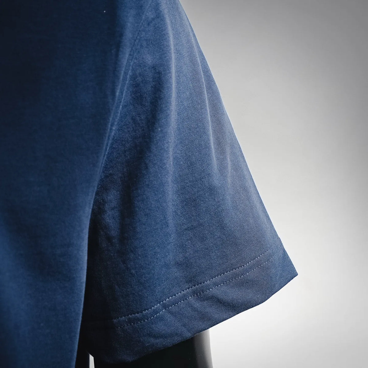 Fendi dark blue short-sleeve T-shirt with curved hem and stitched sleeve cuff