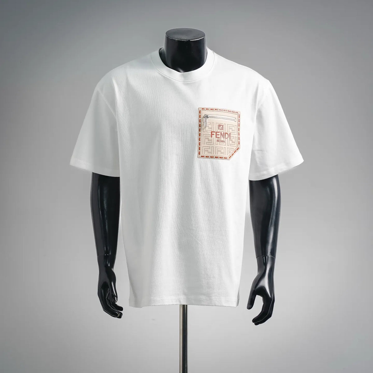 White Fendi short-sleeve T-shirt with crew neck and front logo patch