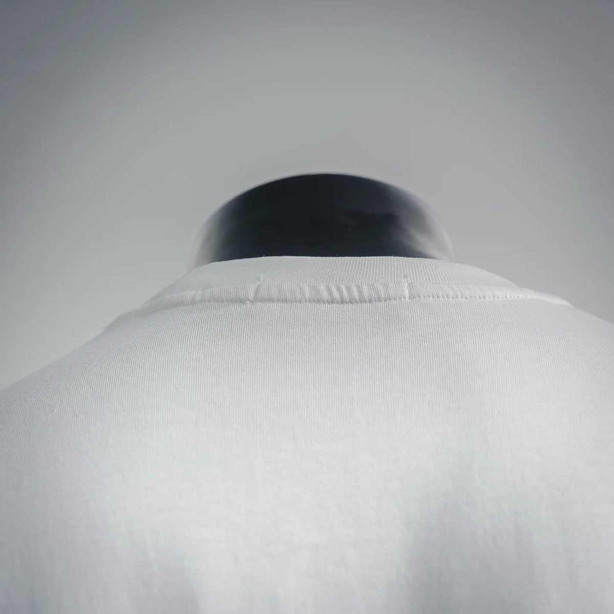 White Fendi T-shirt shoulder and back yoke with ribbed collar edge