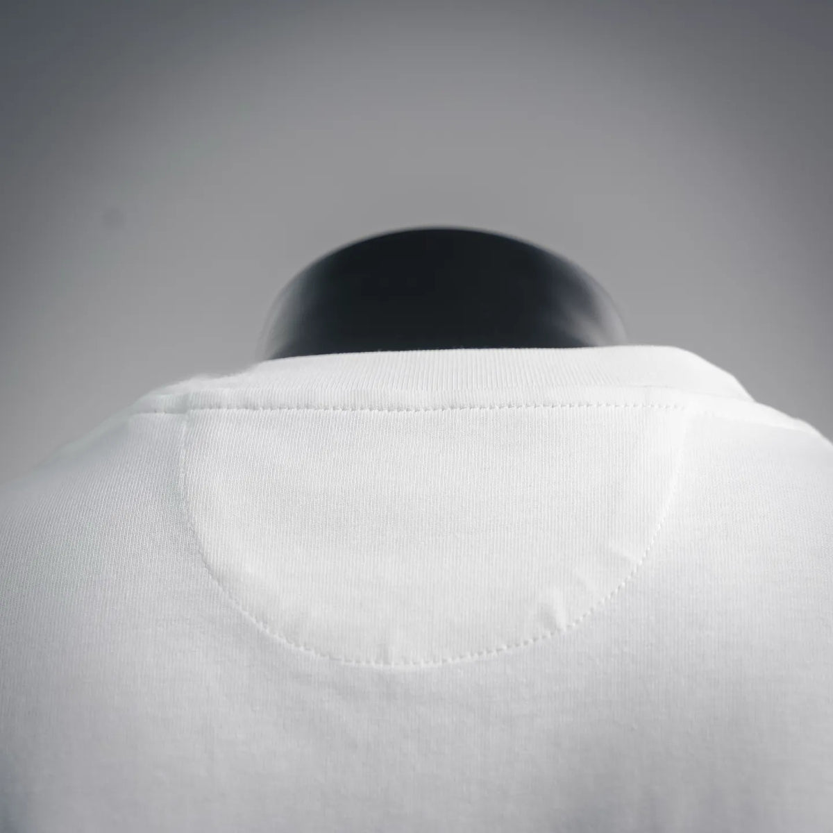 White T-shirt neckline with back yoke seam