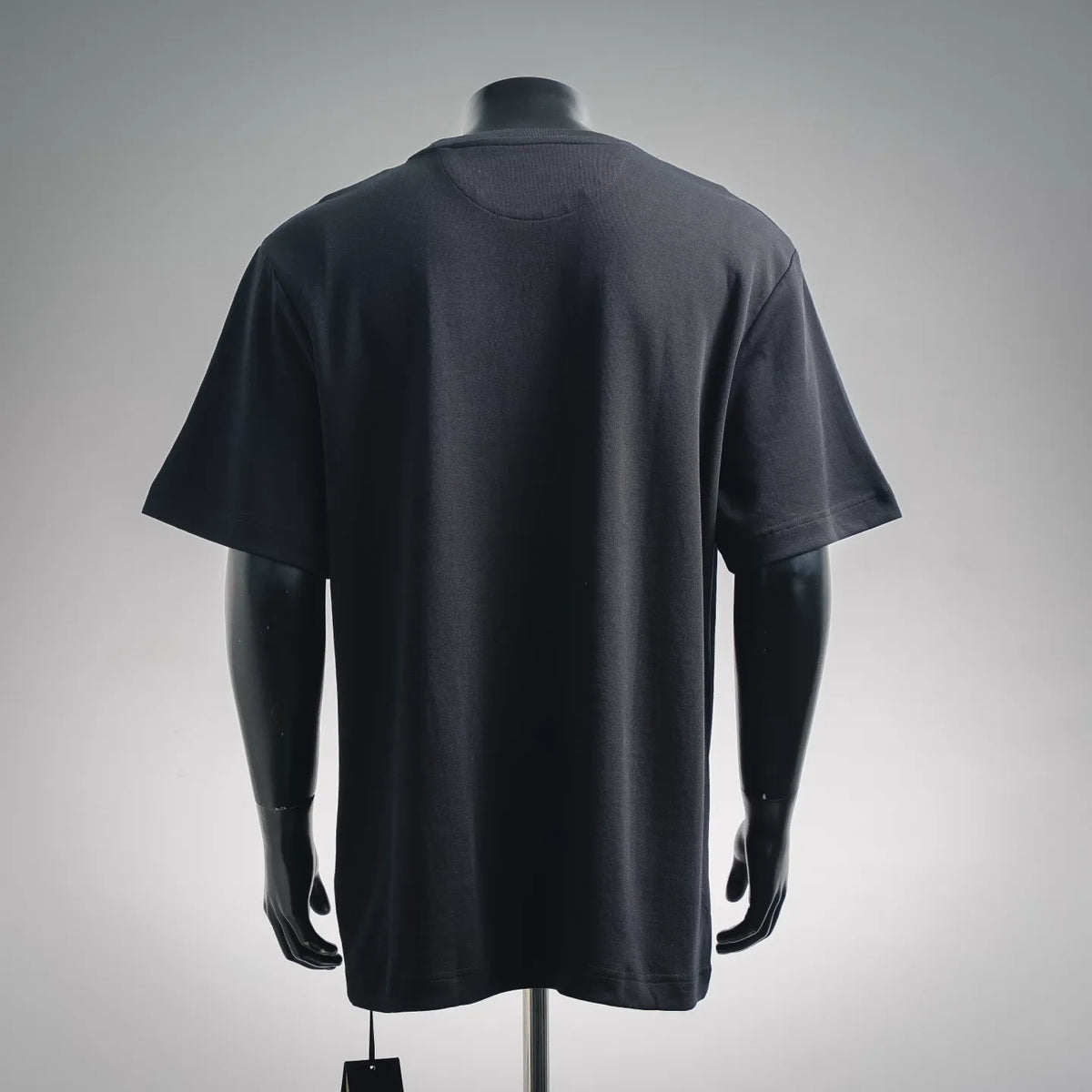 Men's black crew-neck short-sleeve T-shirt, plain back, relaxed fit