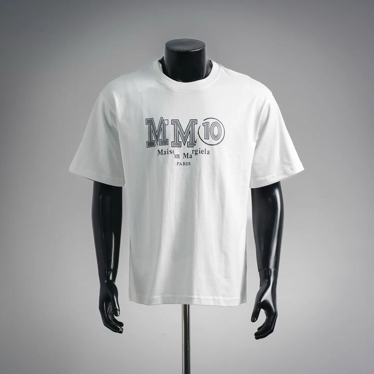Men's white short-sleeve T-shirt with Maison Margiela MM10 front logo