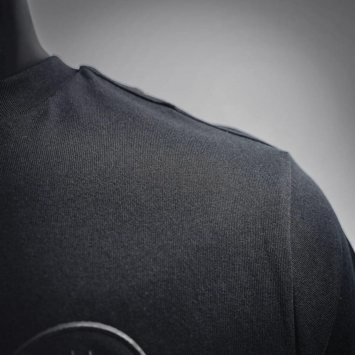 Black Moncler short-sleeve T-shirt shoulder seam and stitched side panel