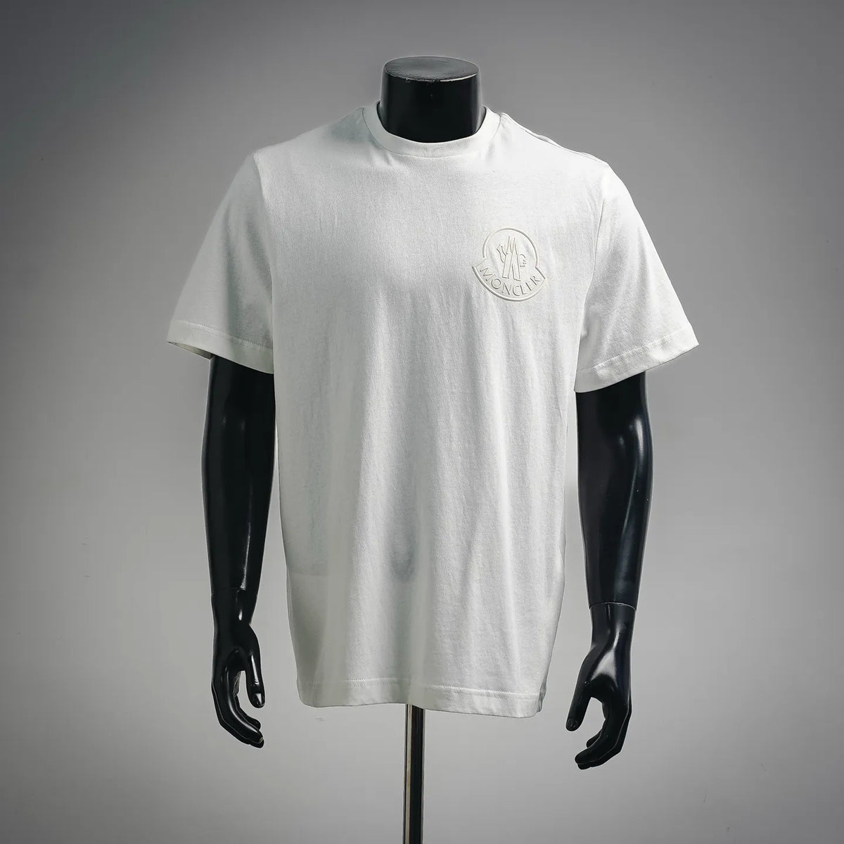 White short-sleeve T-shirt with small embroidered chest Moncler logo