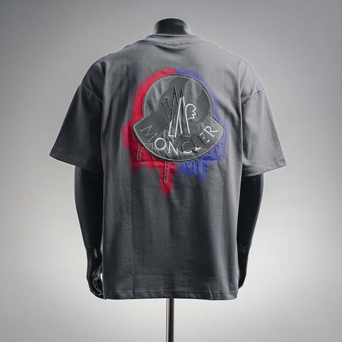 Men's short-sleeve T-shirt, dark gray, large back Moncler patch logo