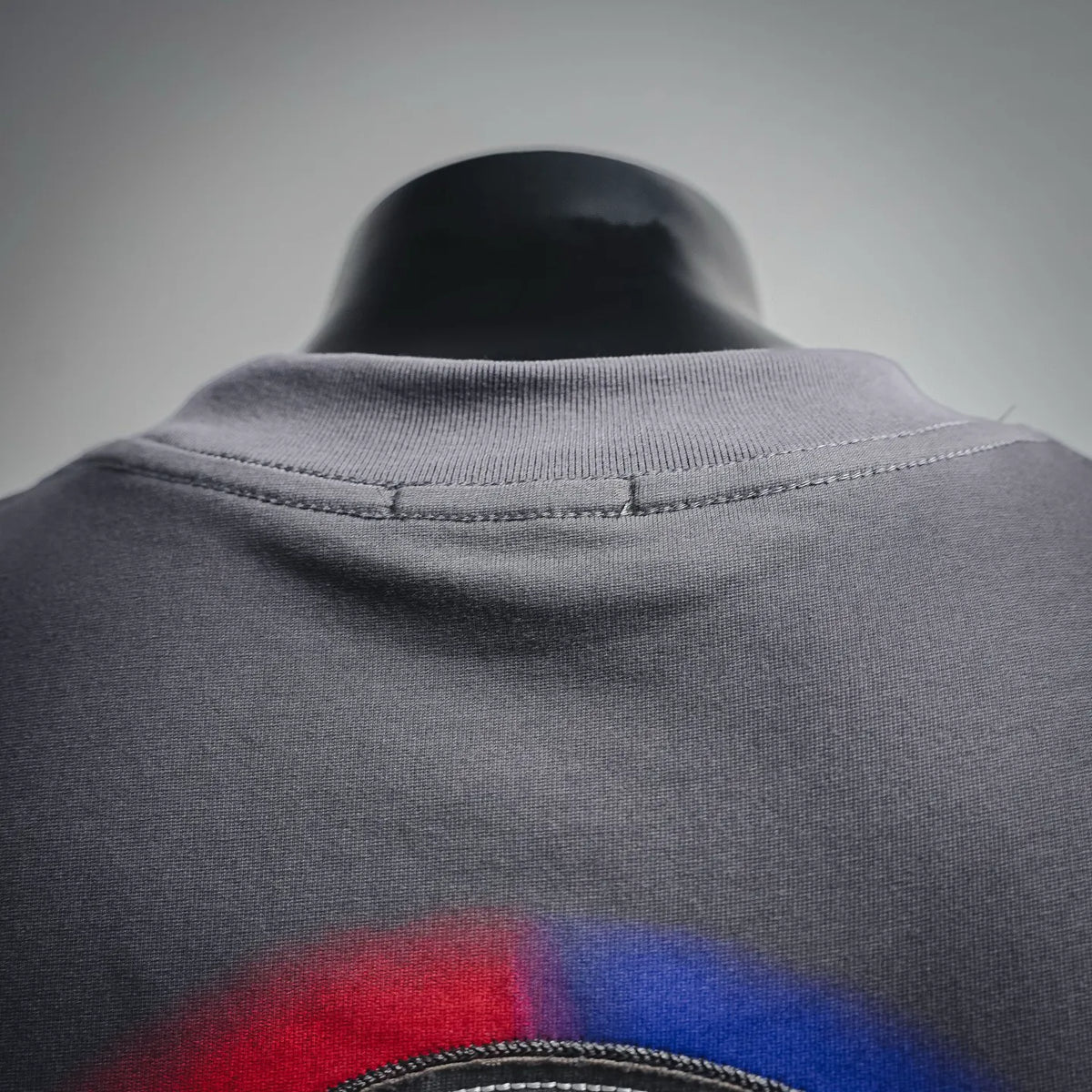 Men's short-sleeve T-shirt back, embroidered Moncler patch near collar