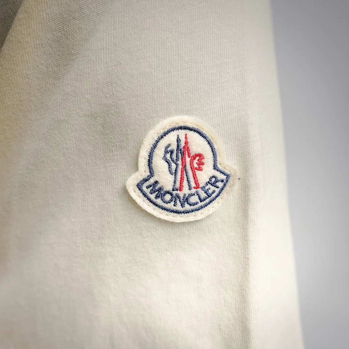 Cream Moncler patch logo T-shirt with crew neckline