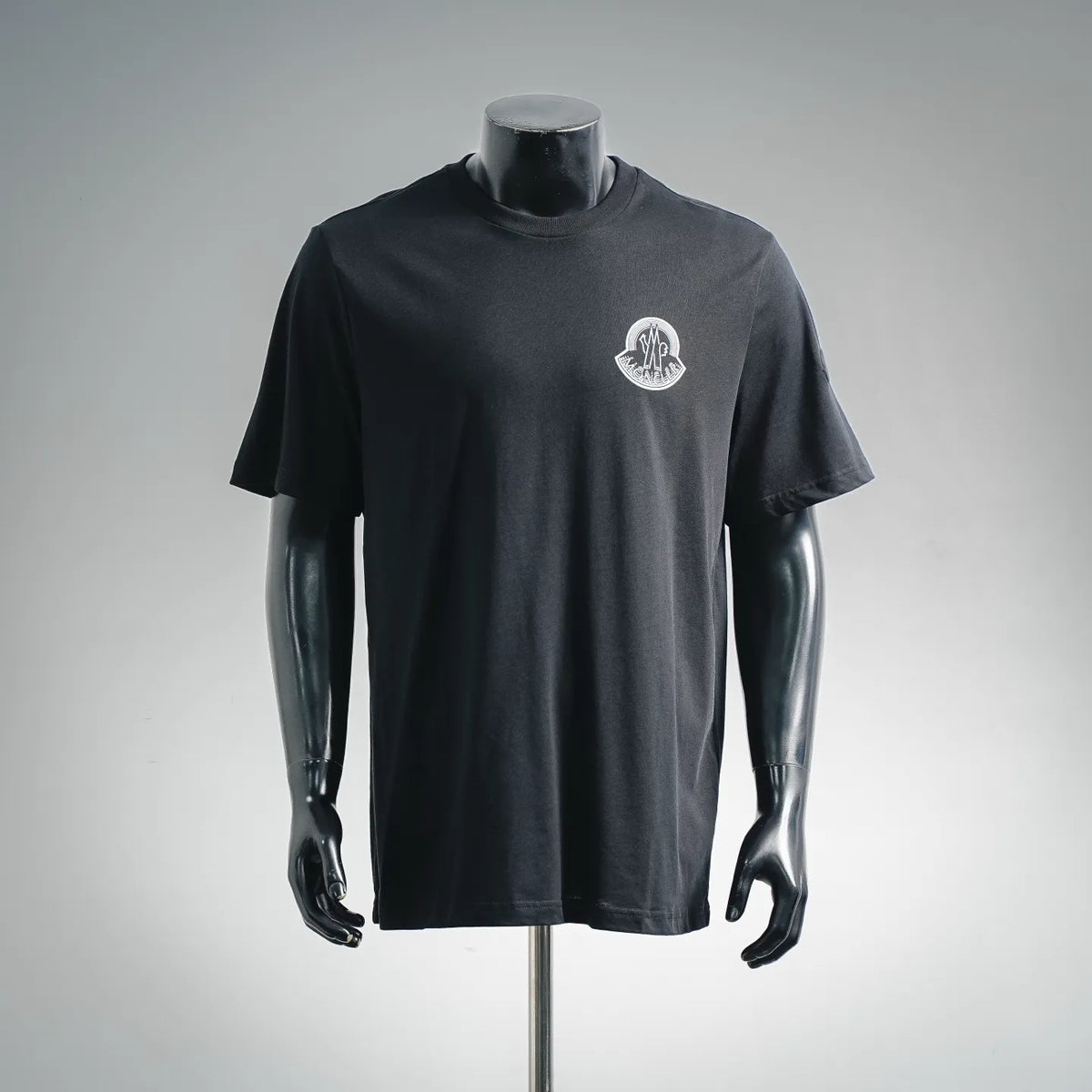 Moncler short-sleeve T-shirt in dark fabric with small chest logo