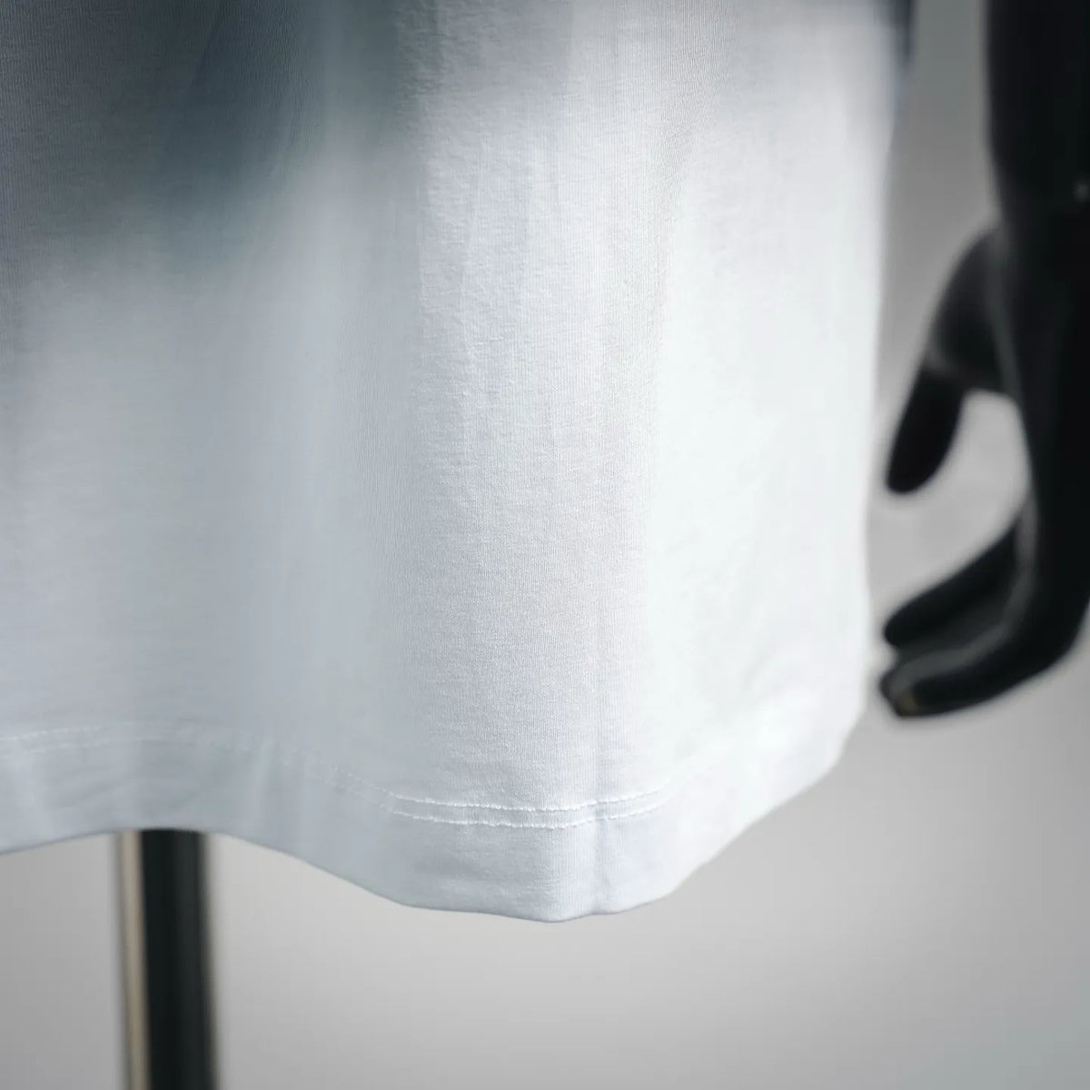 Moncler white T-shirt with stitched straight hem detail