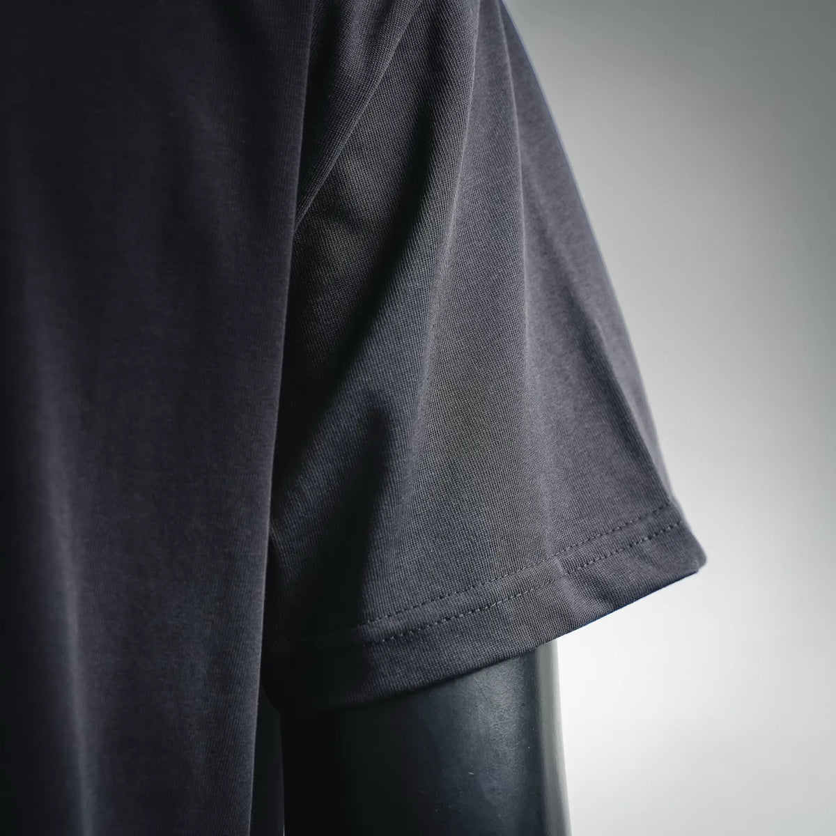 Men's black T-shirt with short sleeve and stitched hem seam