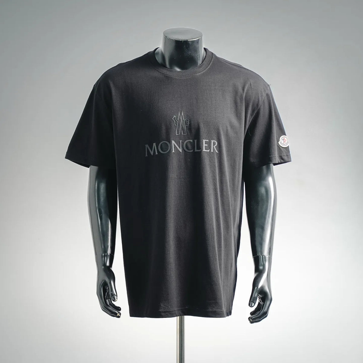 Moncler black short-sleeve T-shirt with round neck and tonal logo on chest