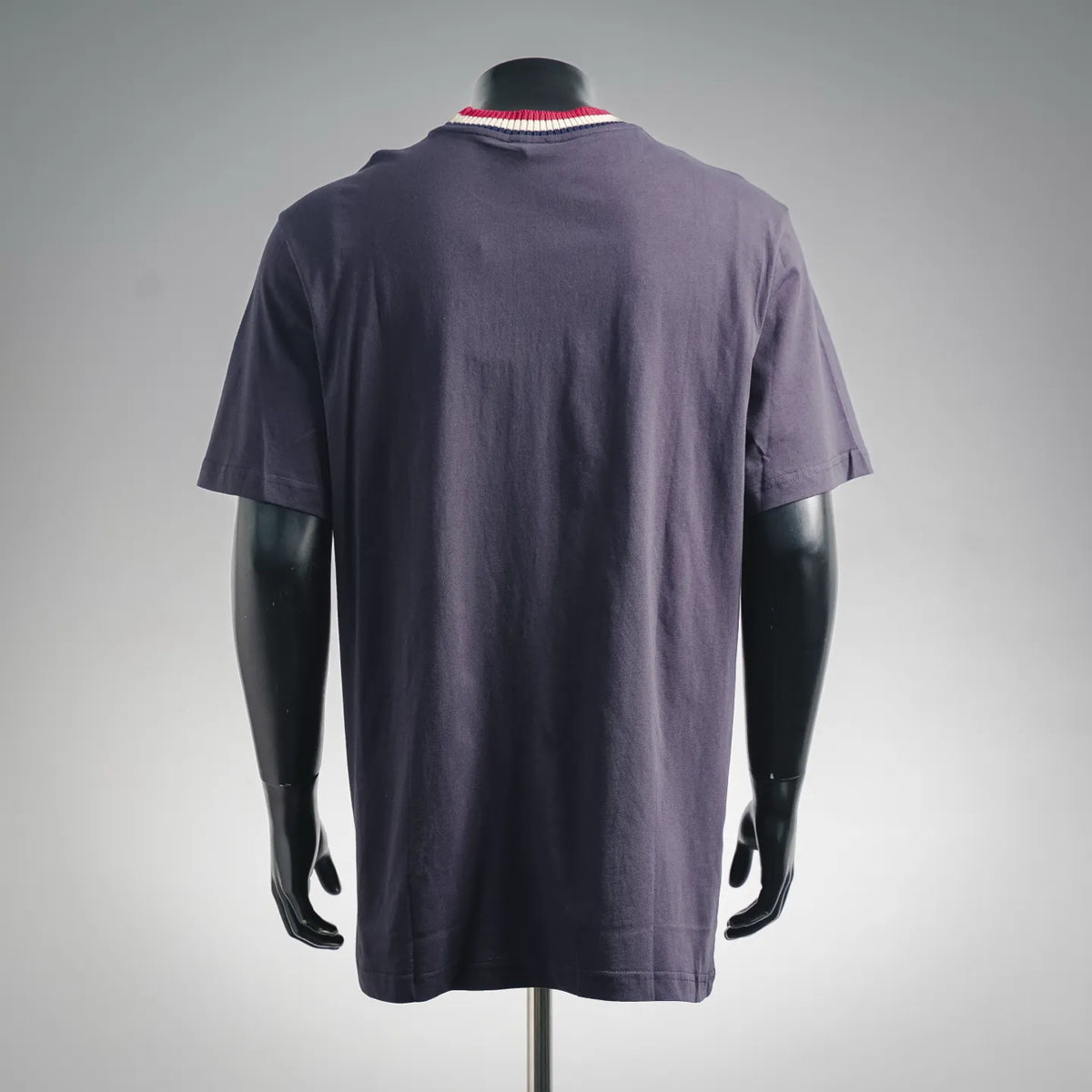 Moncler short-sleeve T-shirt in dark navy with crew neck and straight hem