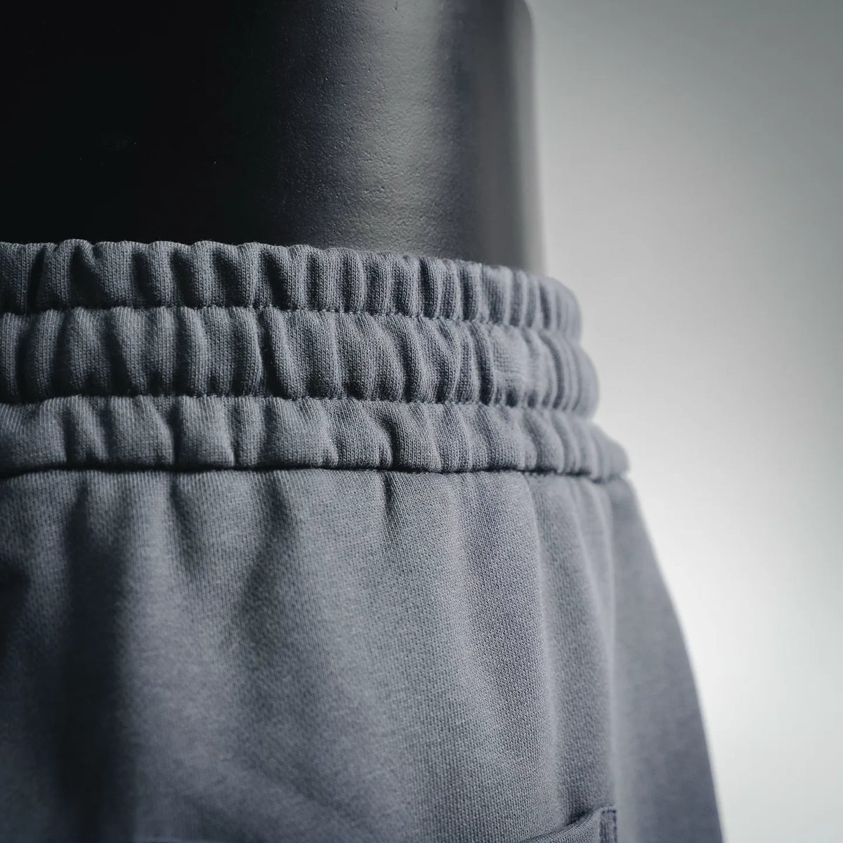 Off-White dark shorts elastic waistband with gathered seam