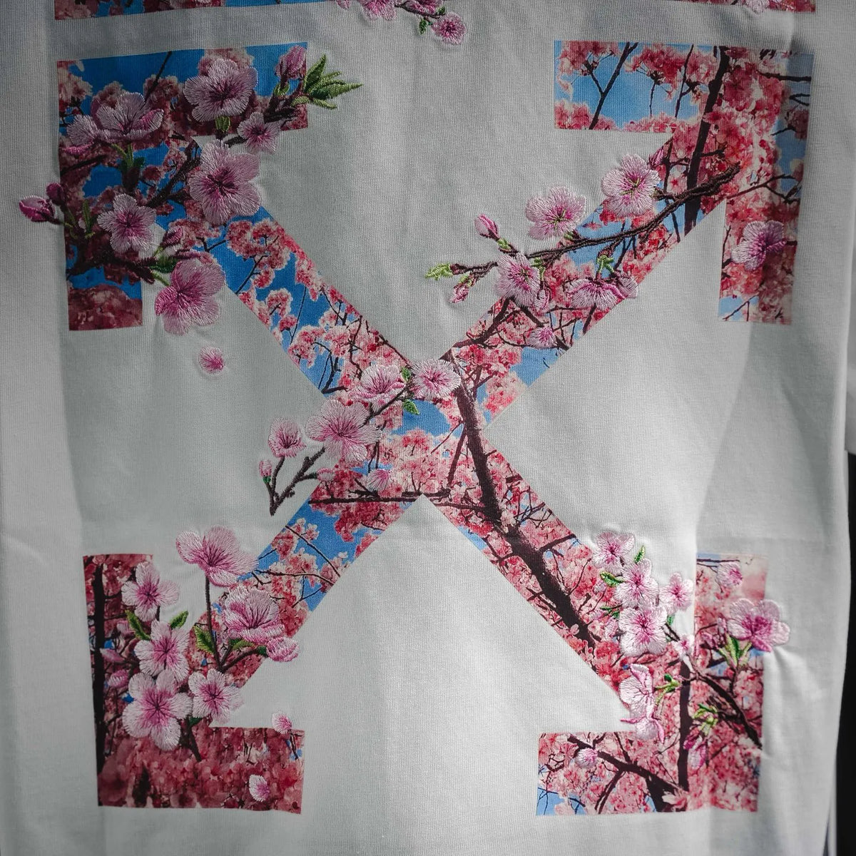 Off-White T-shirt back floral X graphic in pink and blue