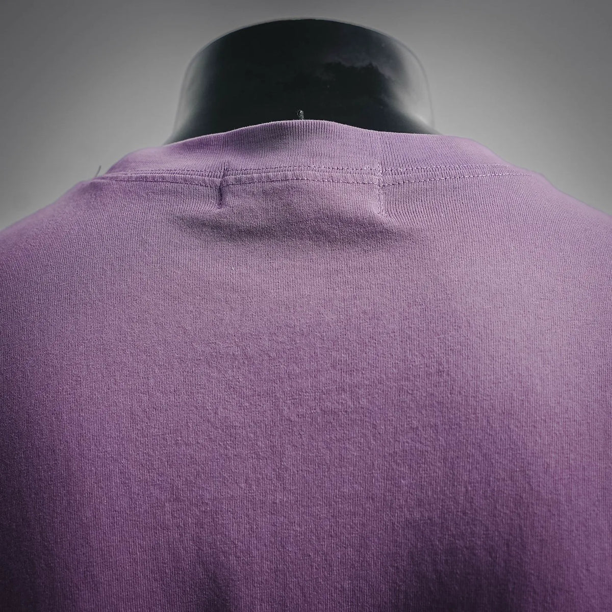 Stone Island purple T-shirt back close-up, crew neck and seam details