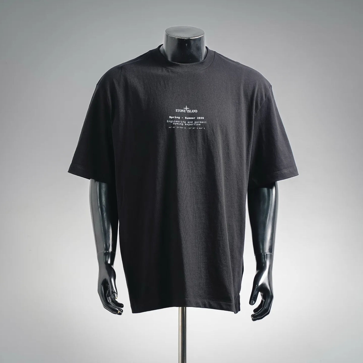 Men's black Stone Island short-sleeve T-shirt with small chest graphic