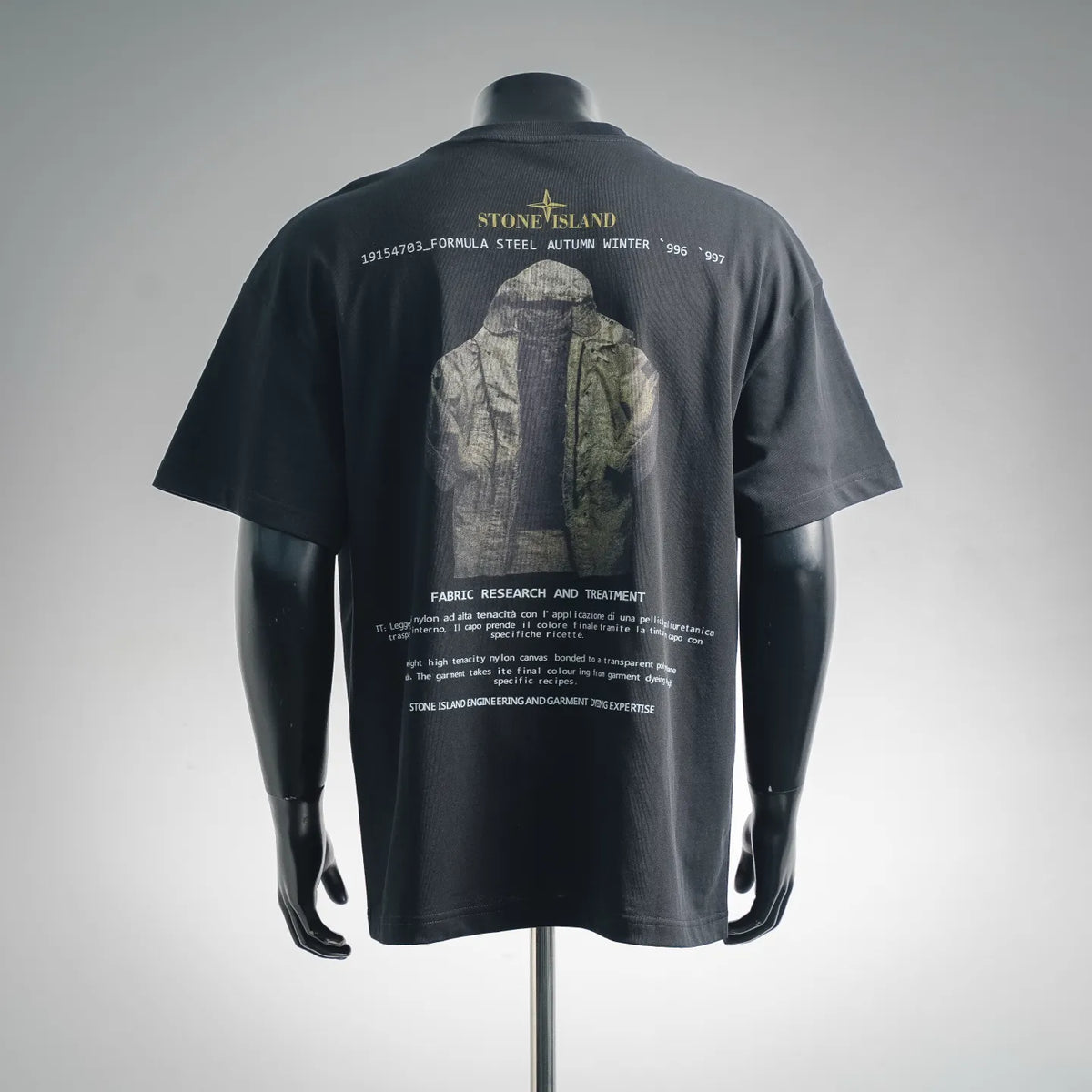 Graphic T-shirt with back print and text block, dark fabric, short sleeves