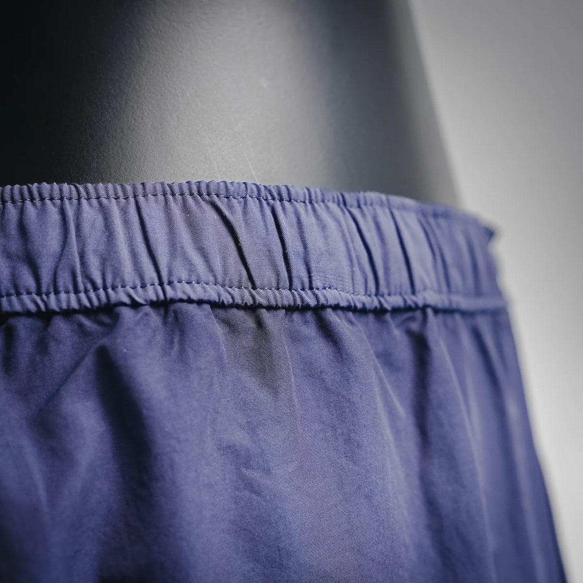 Blue elastic waistband with gathered fabric