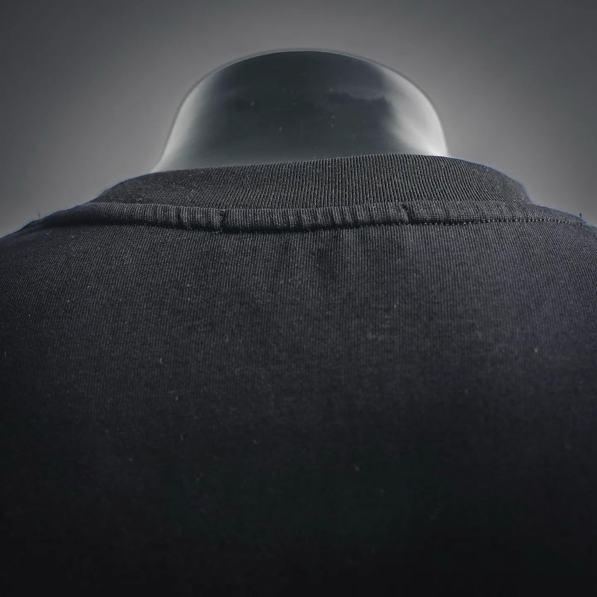 Black t-shirt crew neck ribbing detail