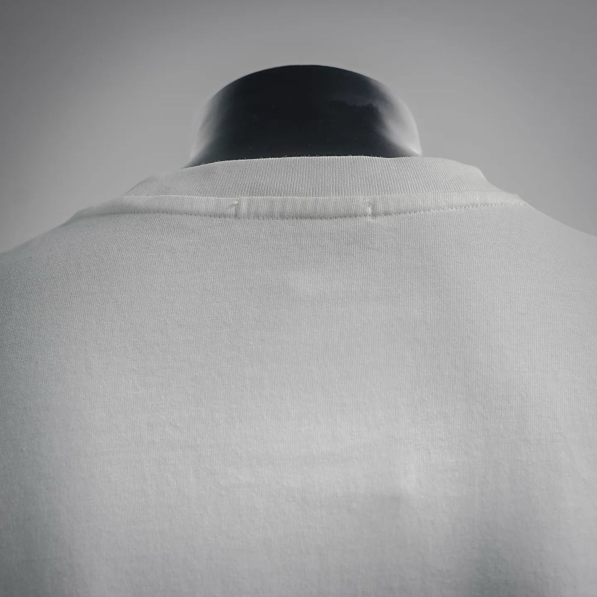 LOEWE white T-shirt back close-up of ribbed crew collar