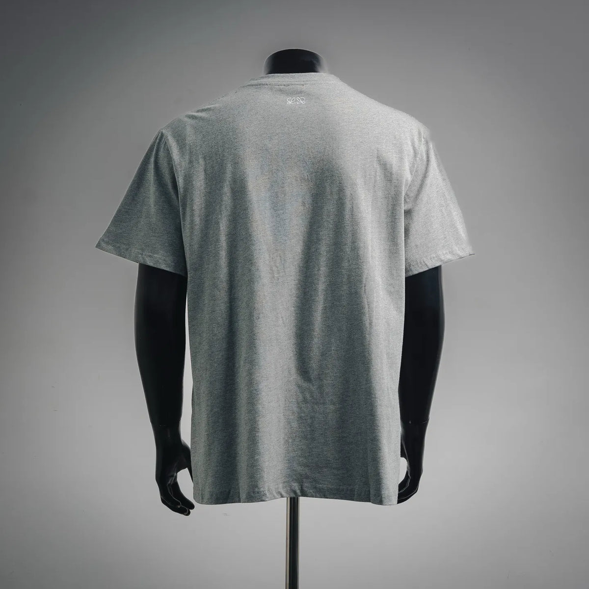 Heather gray short-sleeve T-shirt on mannequin, plain back view