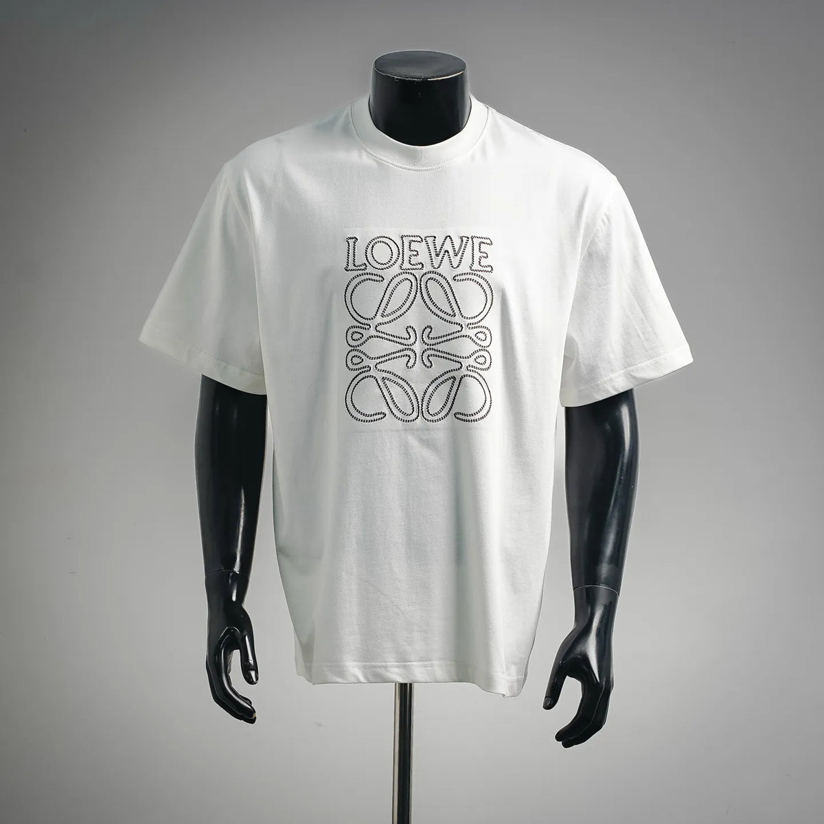 White LOEWE short-sleeve T-shirt with outlined logo graphic on chest
