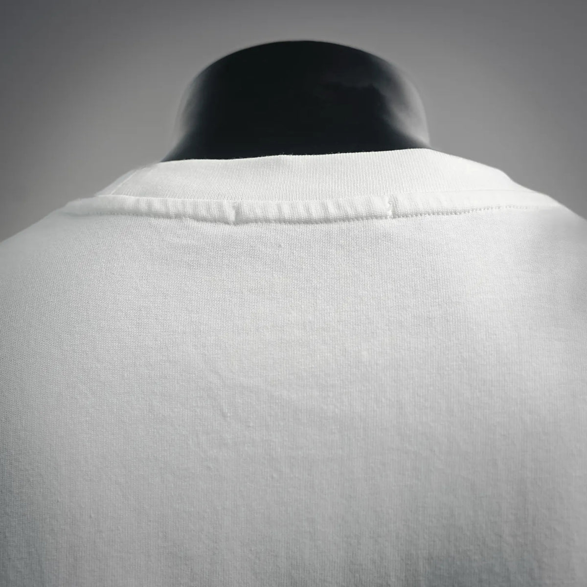 LOEWE white short-sleeve T-shirt back with crewneck seam detail