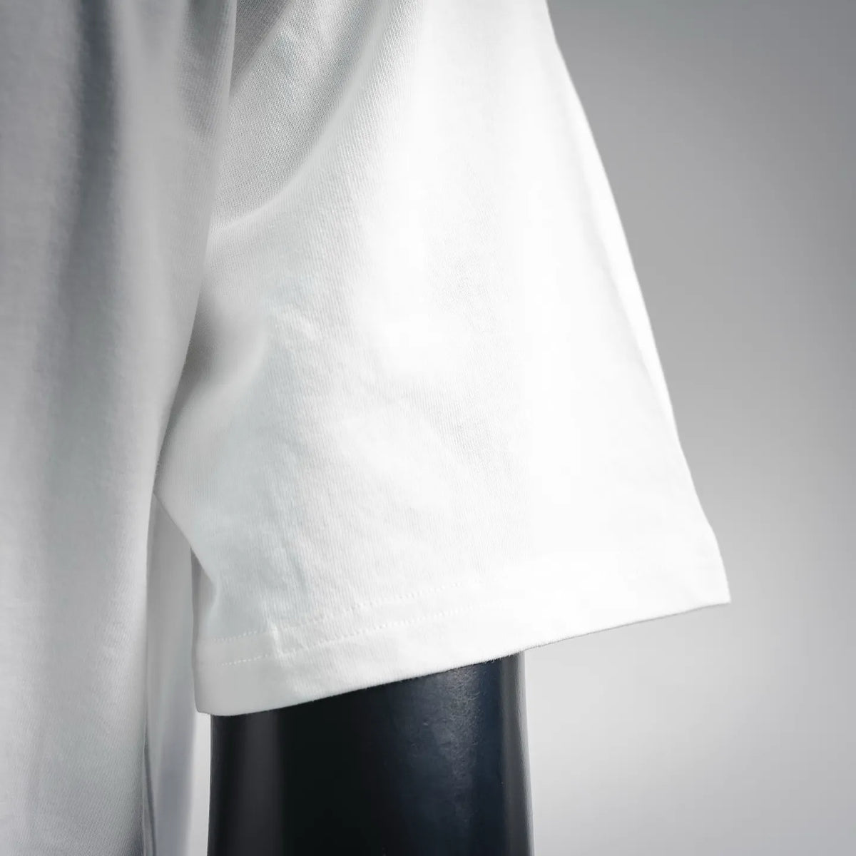White LOEWE T-shirt side seam and lower hem