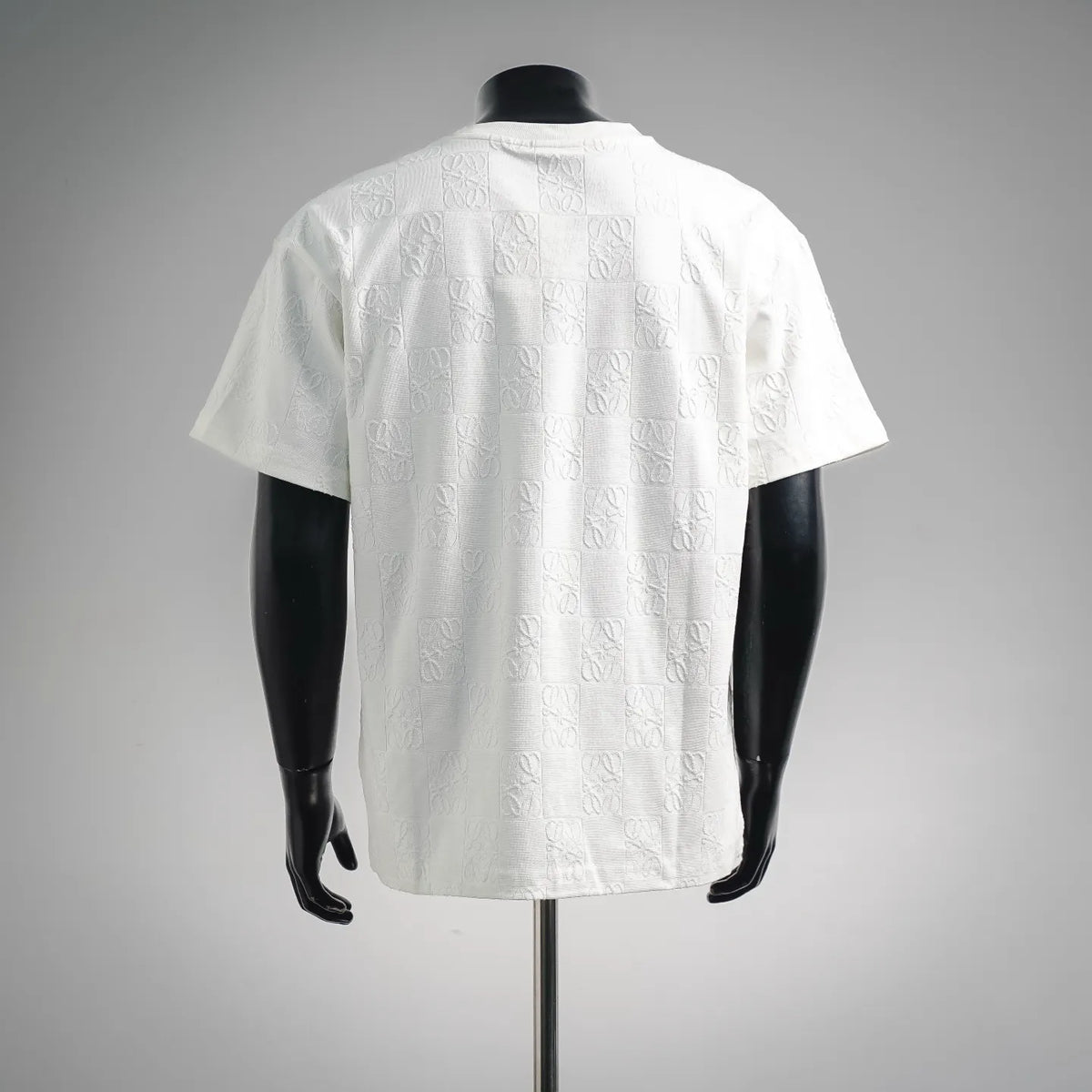 LOEWE short-sleeve shirt, white with raised pattern on the back