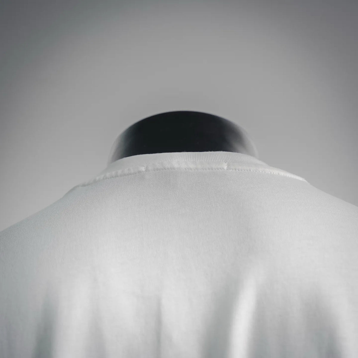 White T-shirt with crew neck and back yoke detail