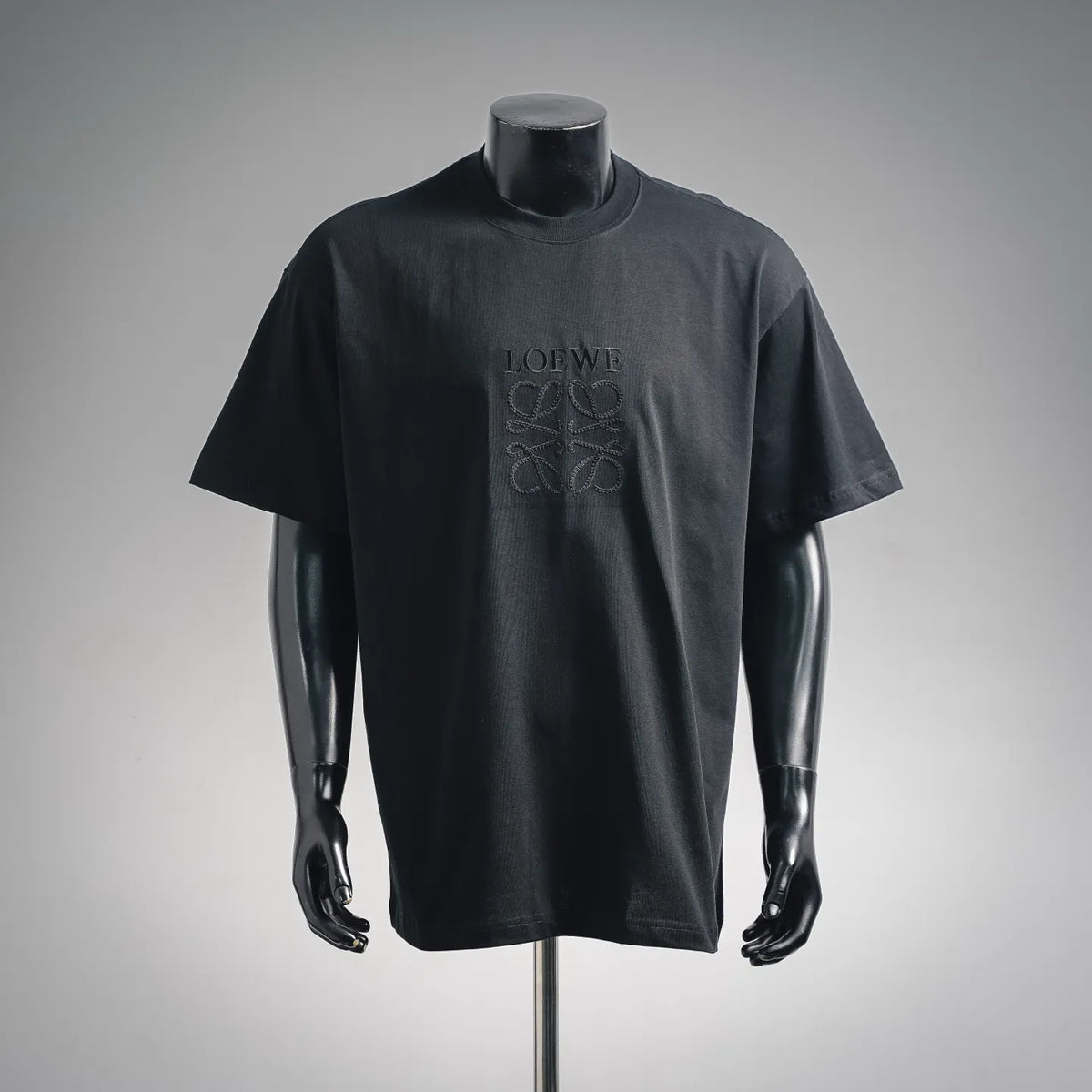 LOEWE black short-sleeve T-shirt with embroidered logo on the chest
