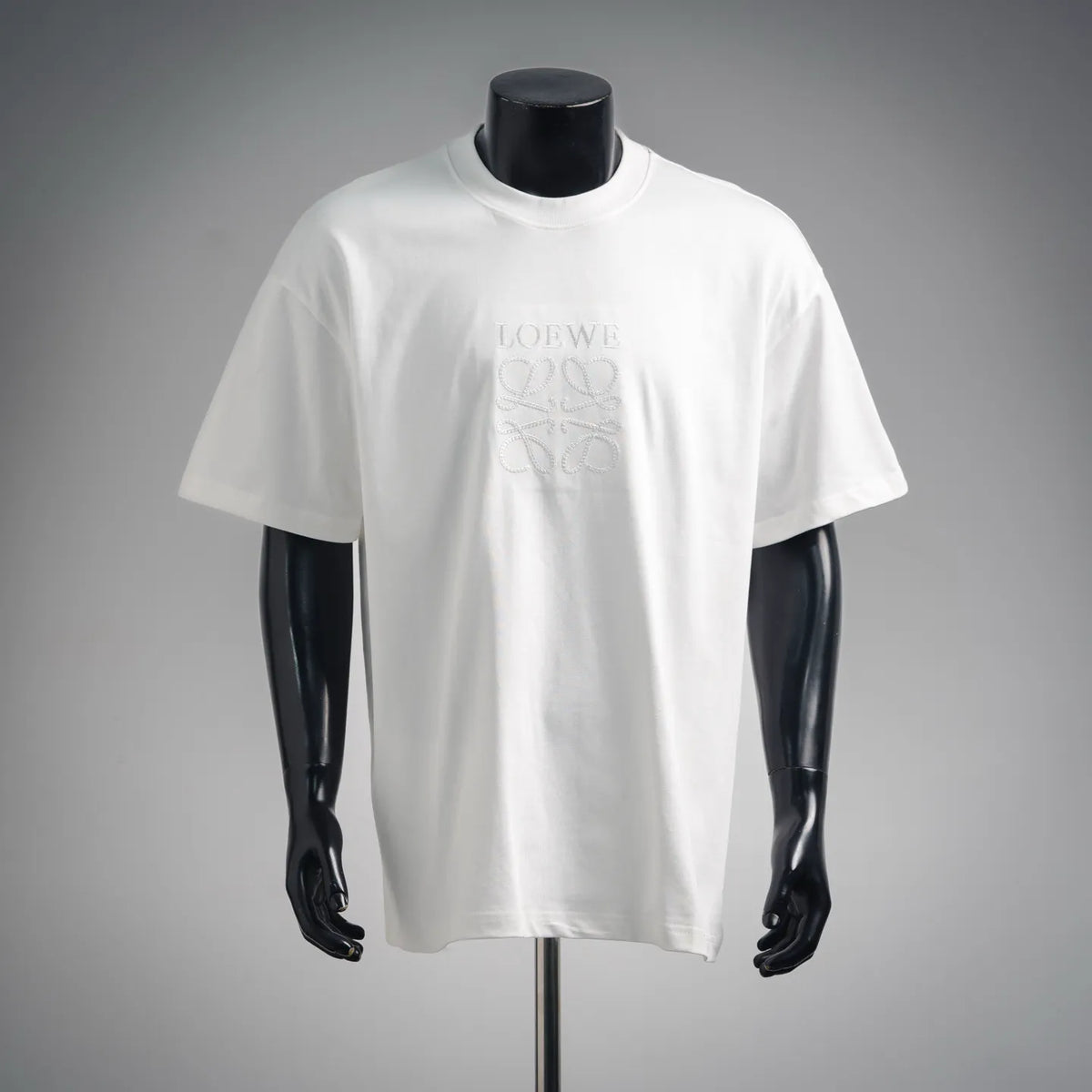 LOEWE white short-sleeve T-shirt with embroidered logo at chest
