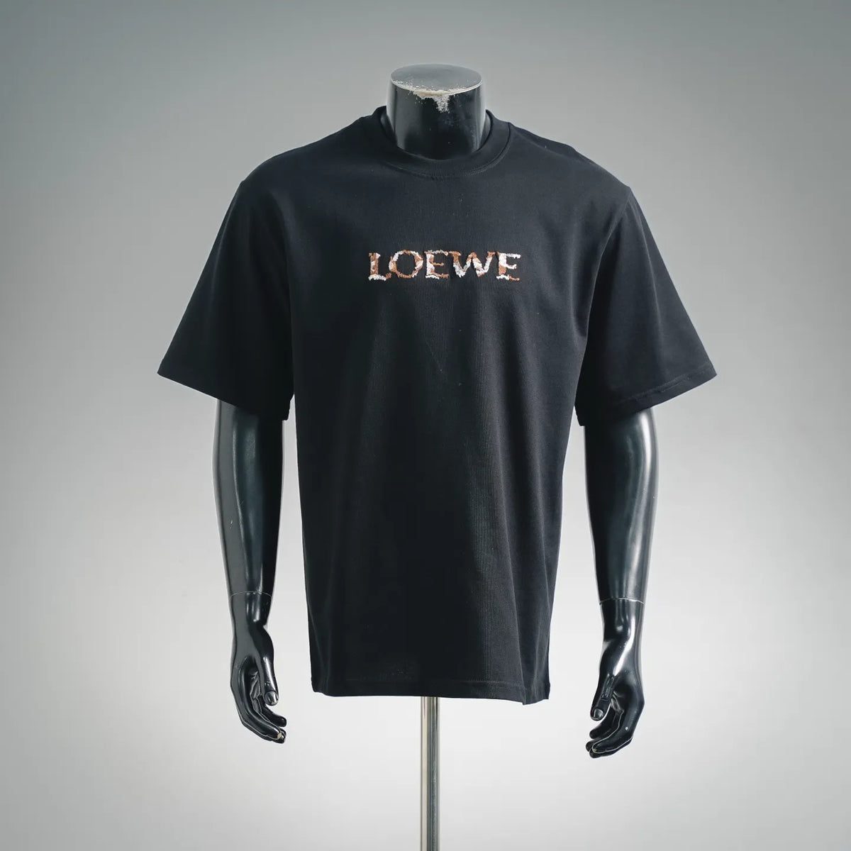 LOEWE short-sleeve T-shirt with embroidered logo on the chest, black crewneck.