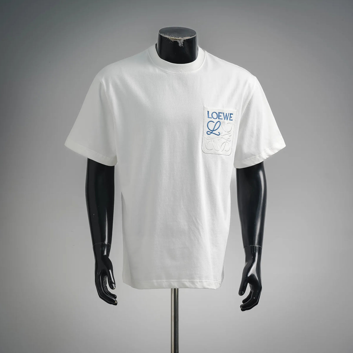 White short-sleeve T-shirt with LOEWE chest logo patch, crew neck
