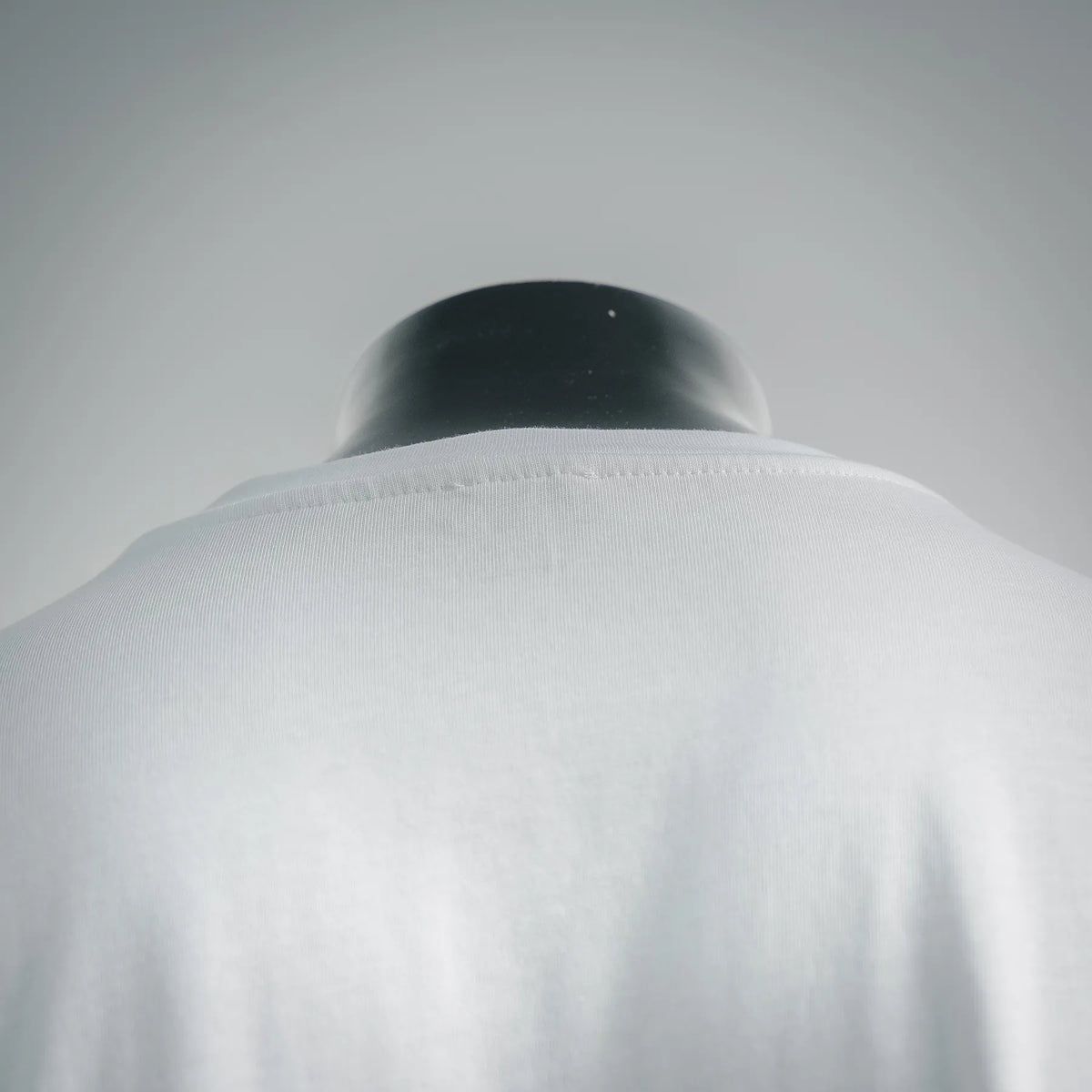 White T-shirt back yoke and crew collar seam