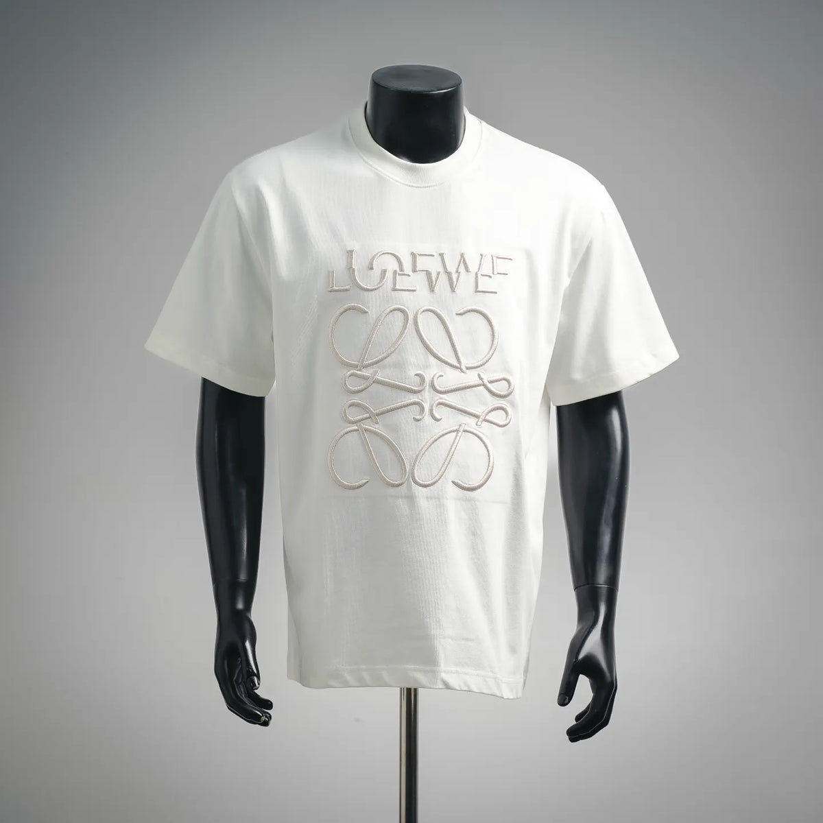 White LOEWE short-sleeve T-shirt with embroidered front logo design