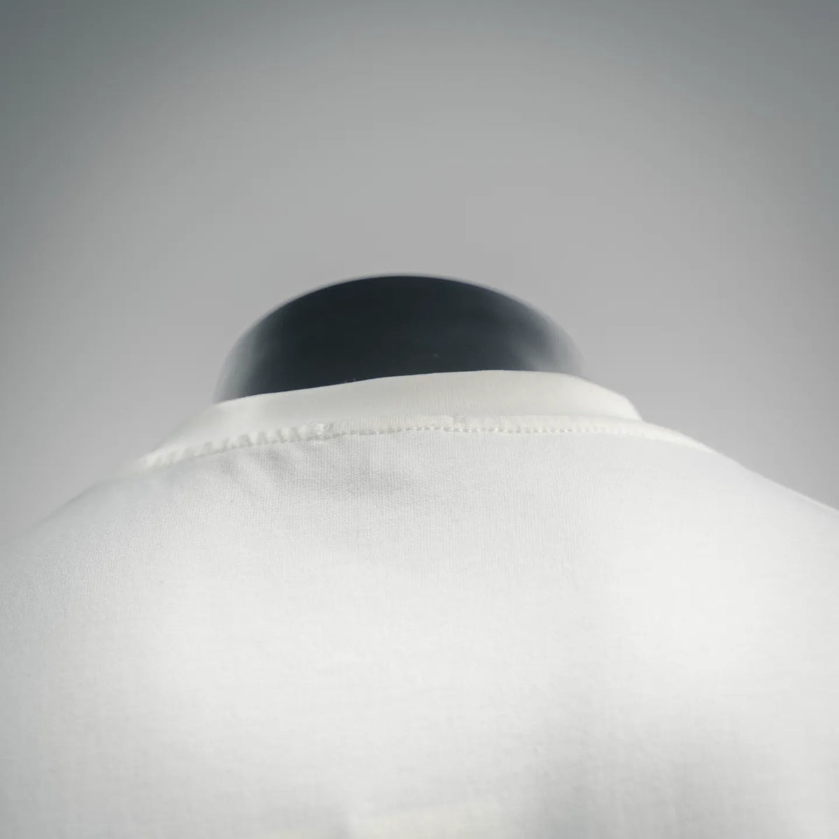 White LOEWE short-sleeve T-shirt collar and neckline seam detail