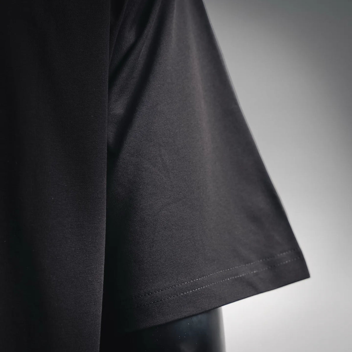 Black LOEWE T-shirt short sleeve cuff and hem
