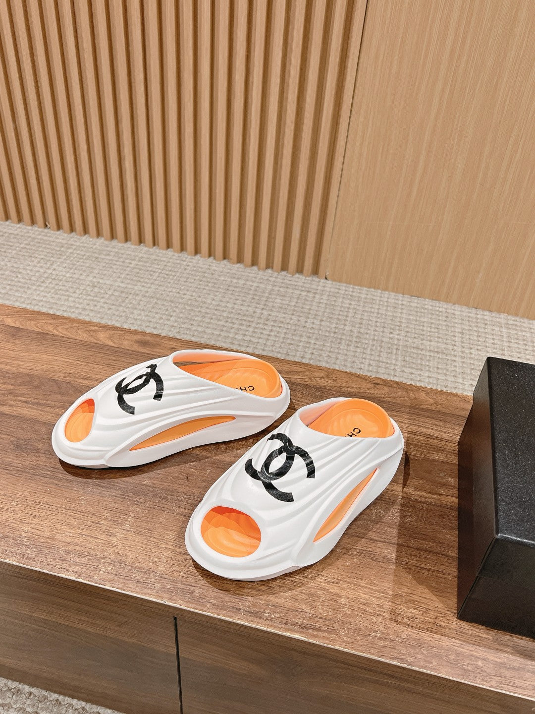 Luxury Shoes Chanel Unisex