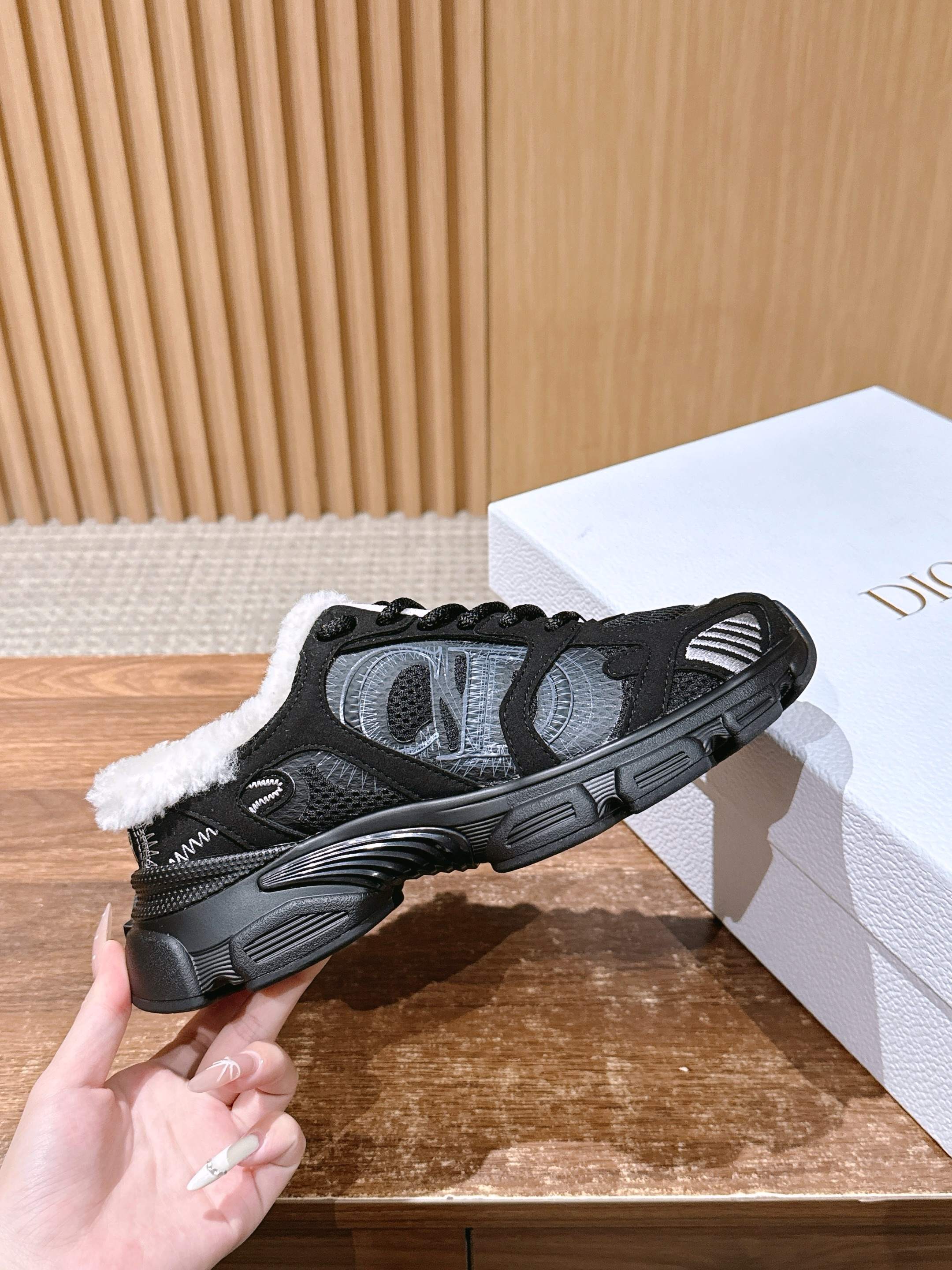 Luxury Shoes Dior Unisex