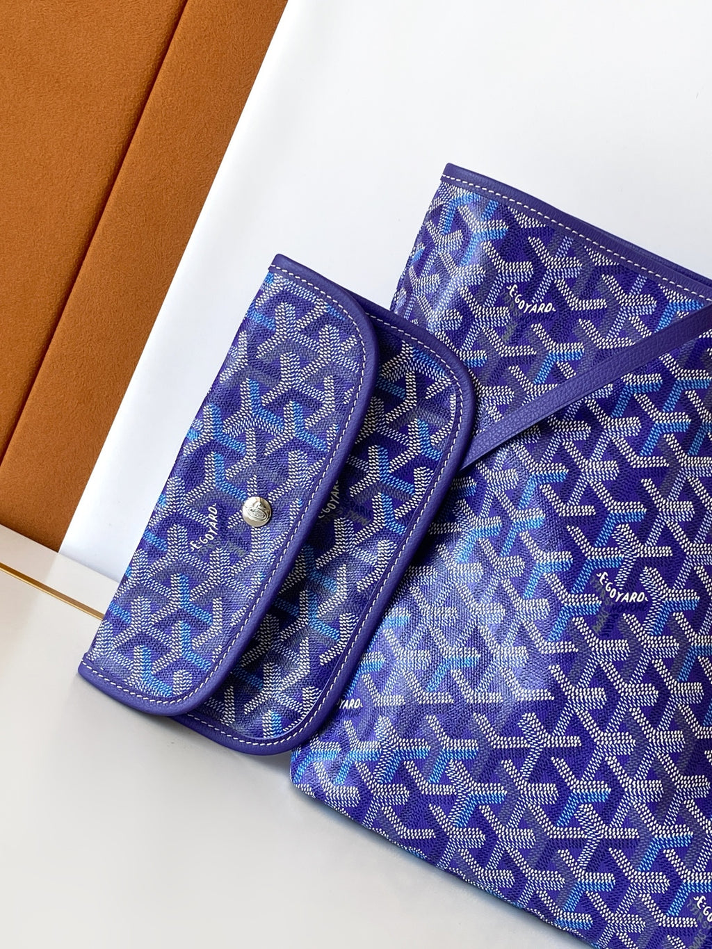 Blue patterned small pouch and cardholder with snap closures, accessory set