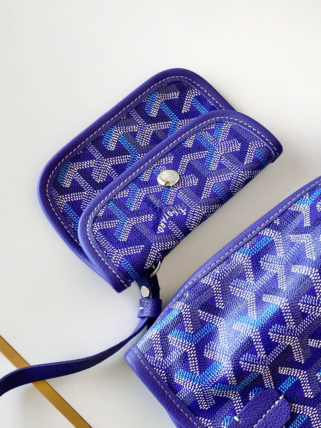 Goyard mini pouch and matching cardholder, blue Goyard pattern with clasp and strap