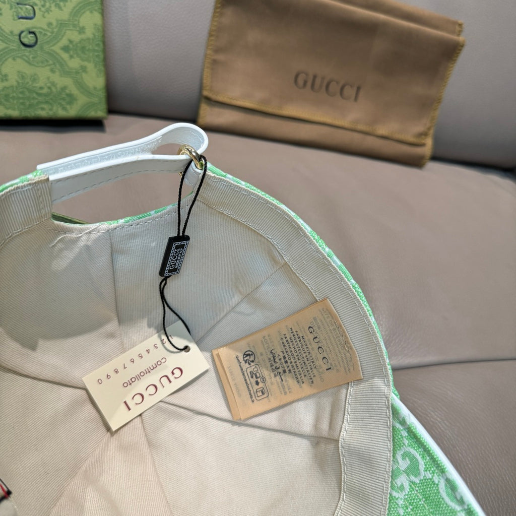 Gucci GG-print green baseball cap interior with adjustable strap and tags