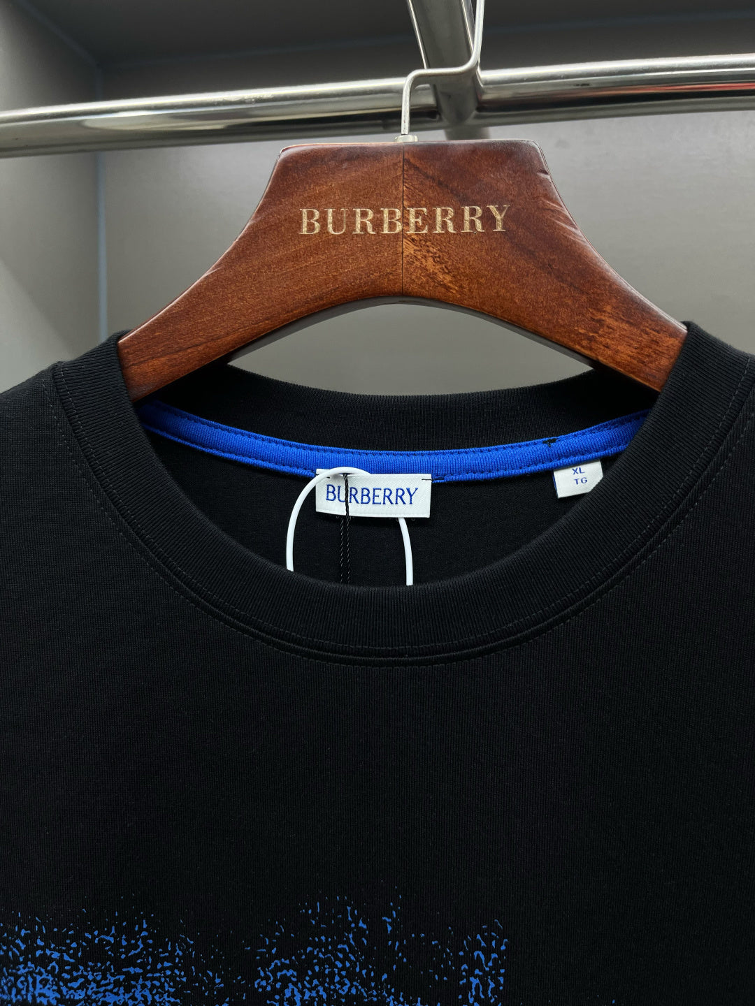 Black Burberry T-shirt crew neck with blue-trim collar logo label